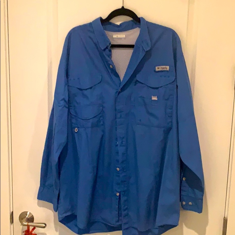 Men’s Columbia sport shirt